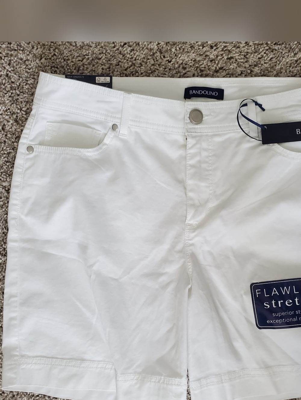 Bandolino White Stretch Shorts